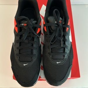 Men’s Nike Air Max IVO Black /White Cool Grey Size 9